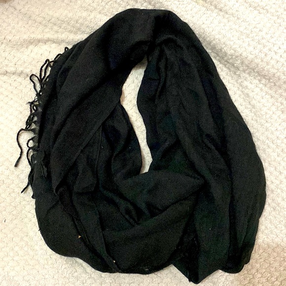 Long black scarf - Picture 1 of 1
